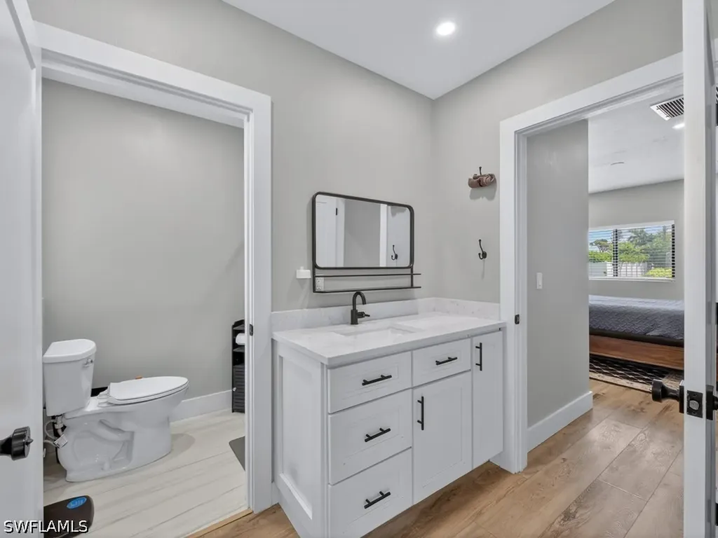 595 99th Avenue N Naples FL 34108