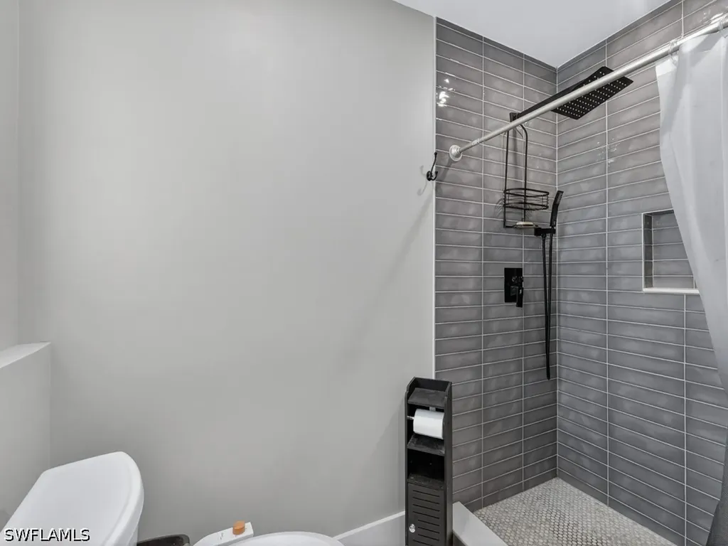 595 99th Avenue N Naples FL 34108