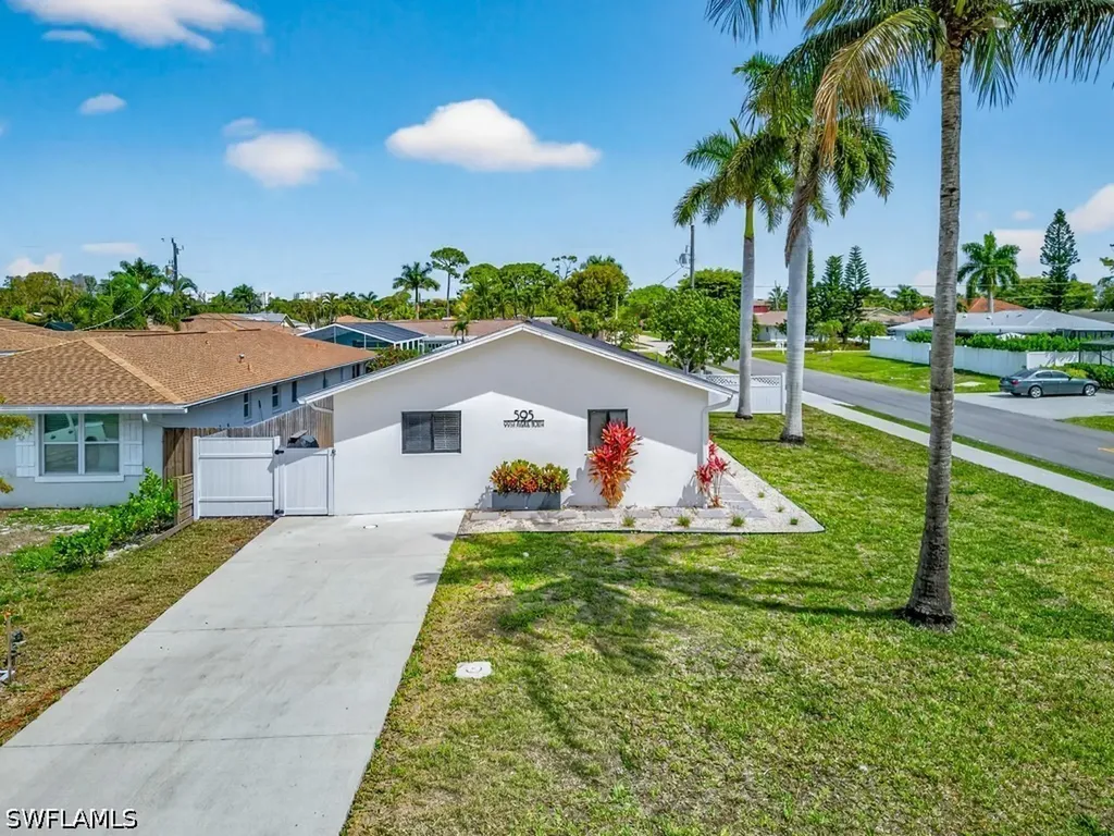 595 99th Avenue N Naples FL 34108