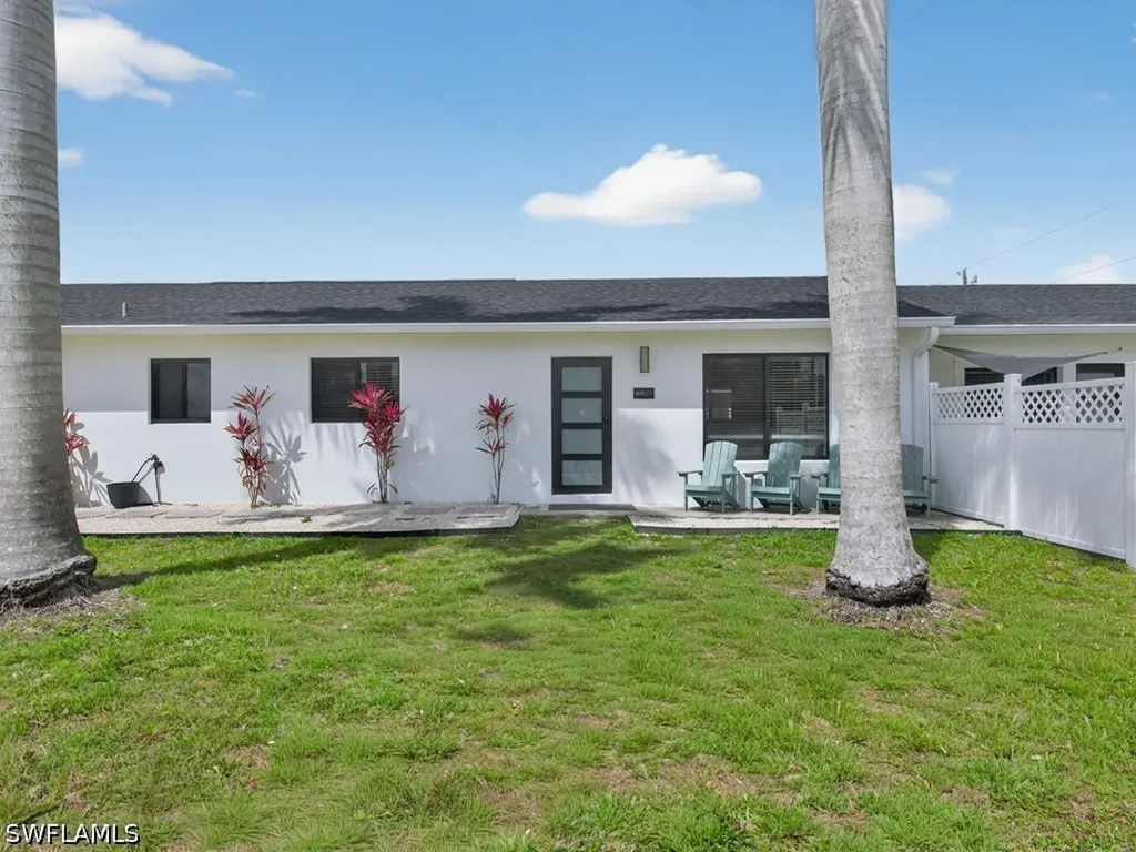 595 99th Avenue N Naples FL 34108