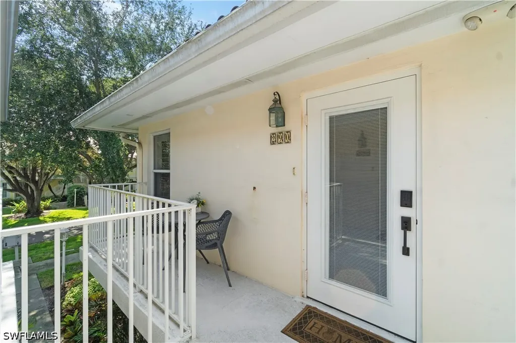 290 4th Street S Naples FL 34102