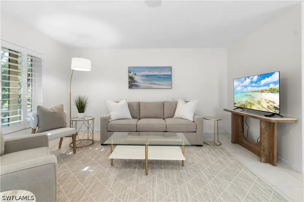 290 4th Street S Naples FL 34102