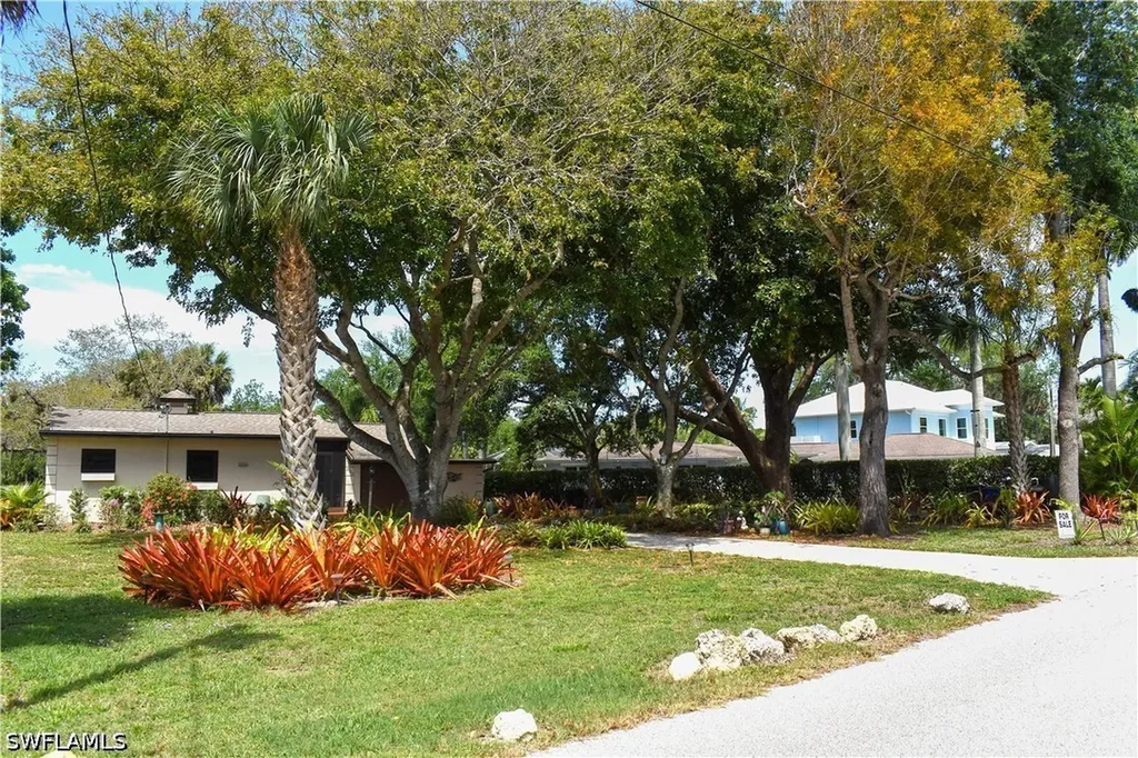 Bonita Springs FL, 27213 Rio Vista Circle