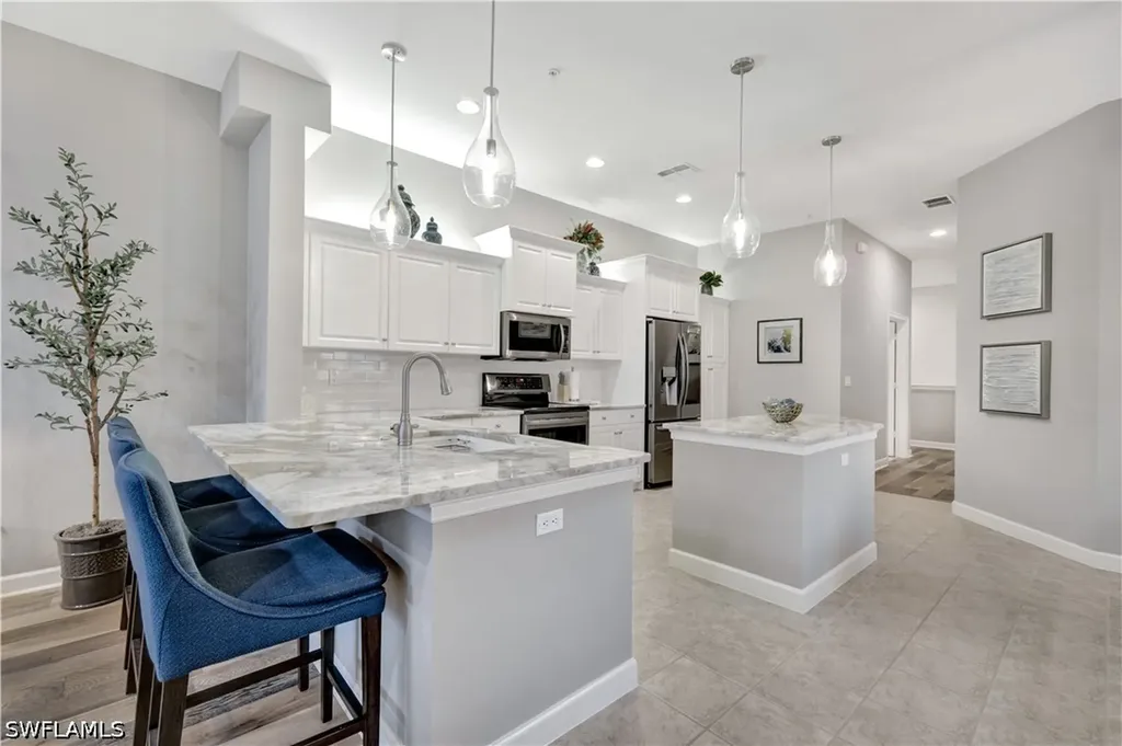 Estero FL, 8661 Piazza Del Lago Circle, Unit 204