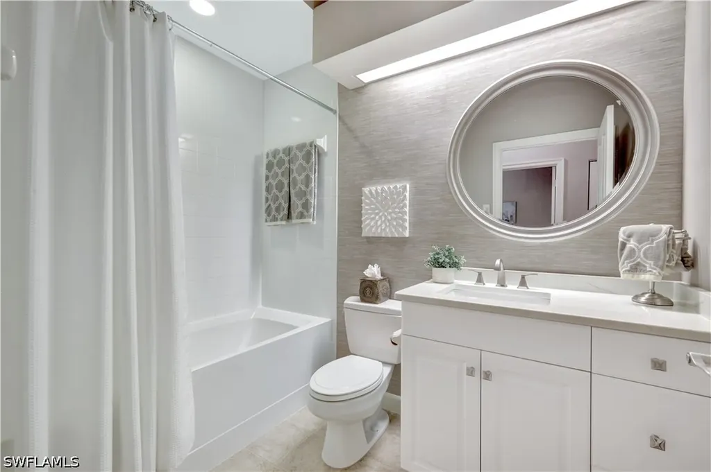 8661 Piazza Del Lago Circle Estero FL 33928
