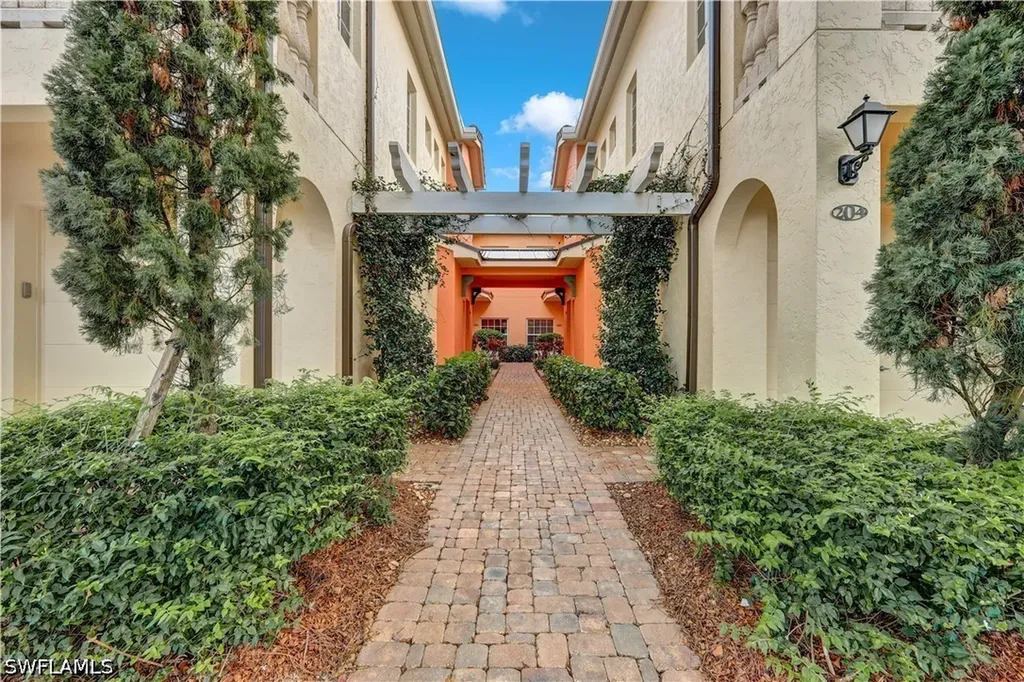 8661 Piazza Del Lago Circle Estero FL 33928