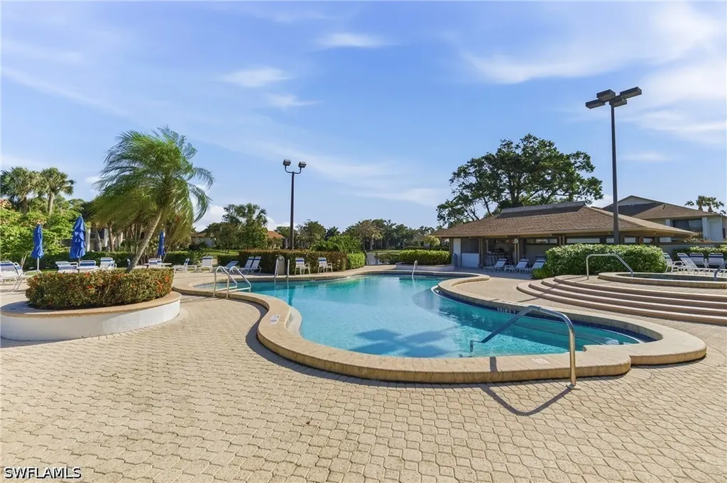 517 Lake Louise Circle Naples FL 34110