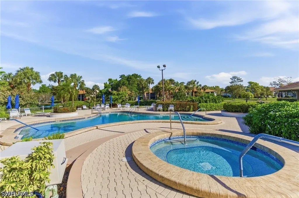 517 Lake Louise Circle Naples FL 34110