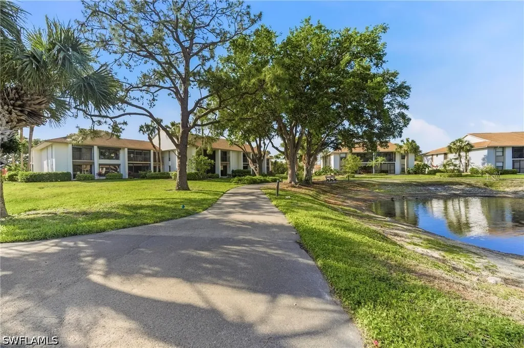 517 Lake Louise Circle Naples FL 34110