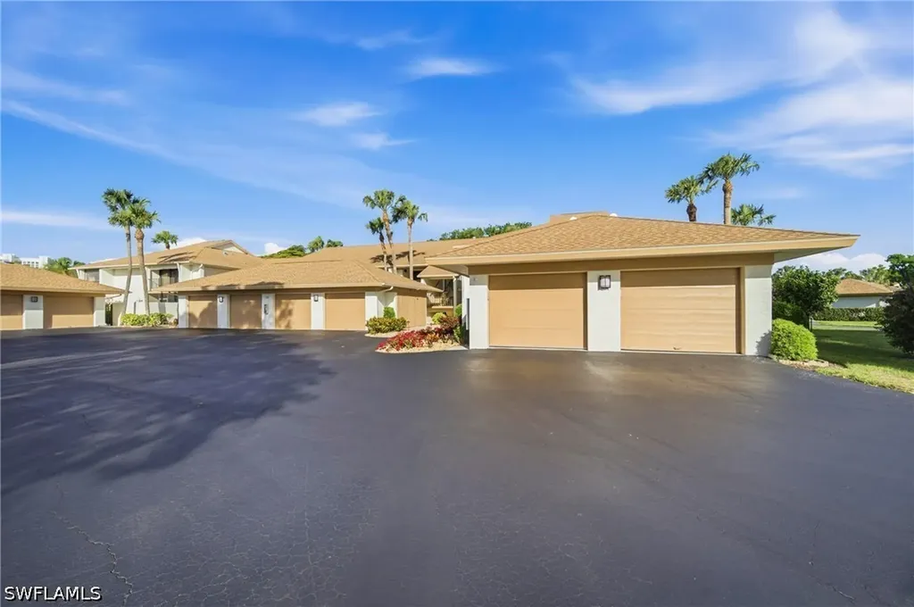 517 Lake Louise Circle Naples FL 34110