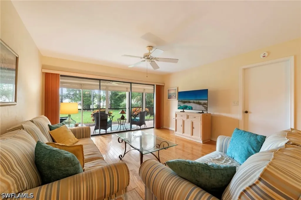Naples FL, 1231 Commonwealth Circle, Unit Q103