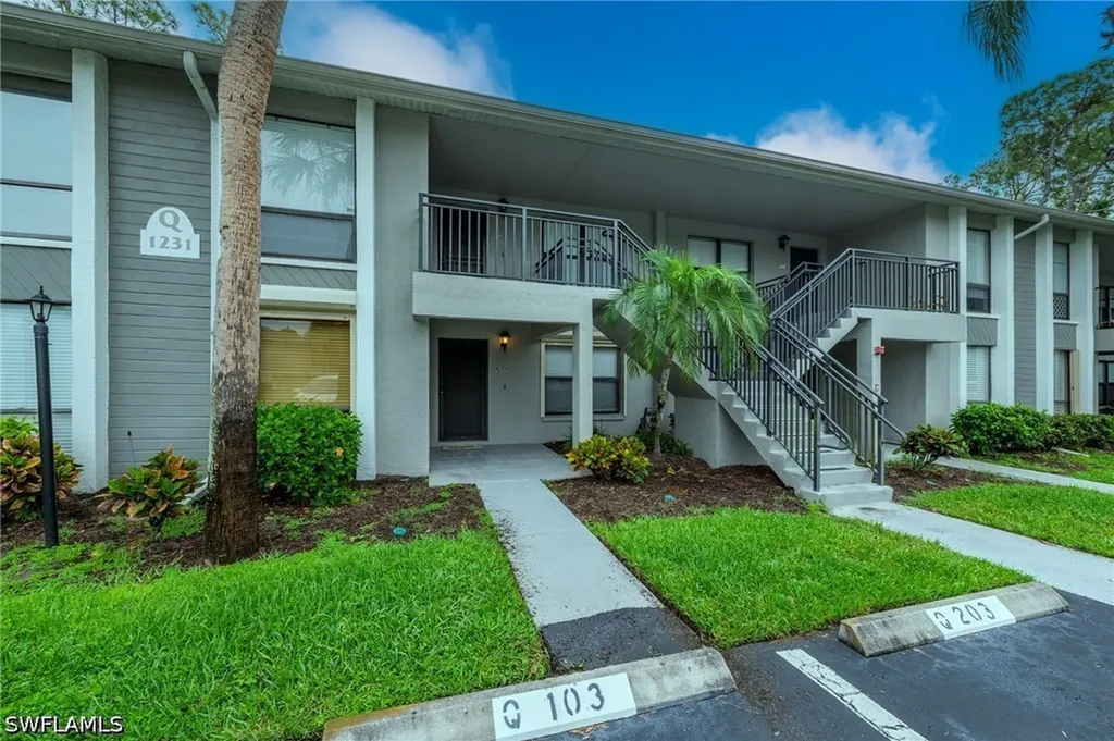 1231 Commonwealth Circle Naples FL 34116