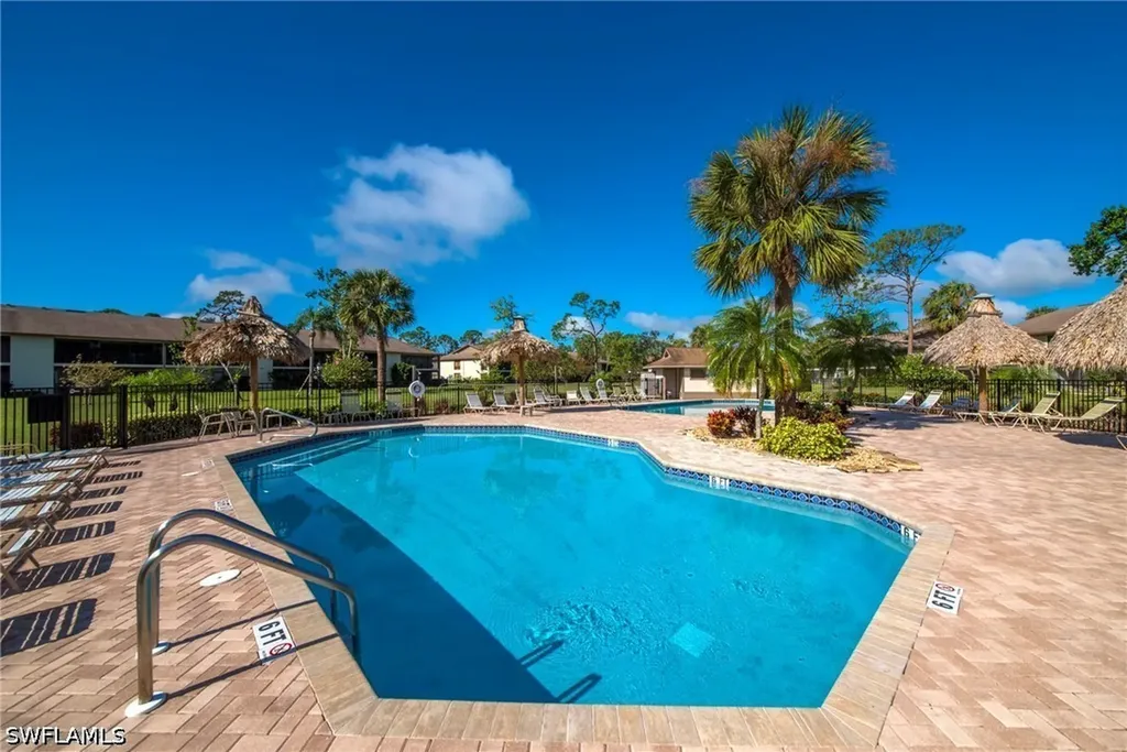 1231 Commonwealth Circle Naples FL 34116