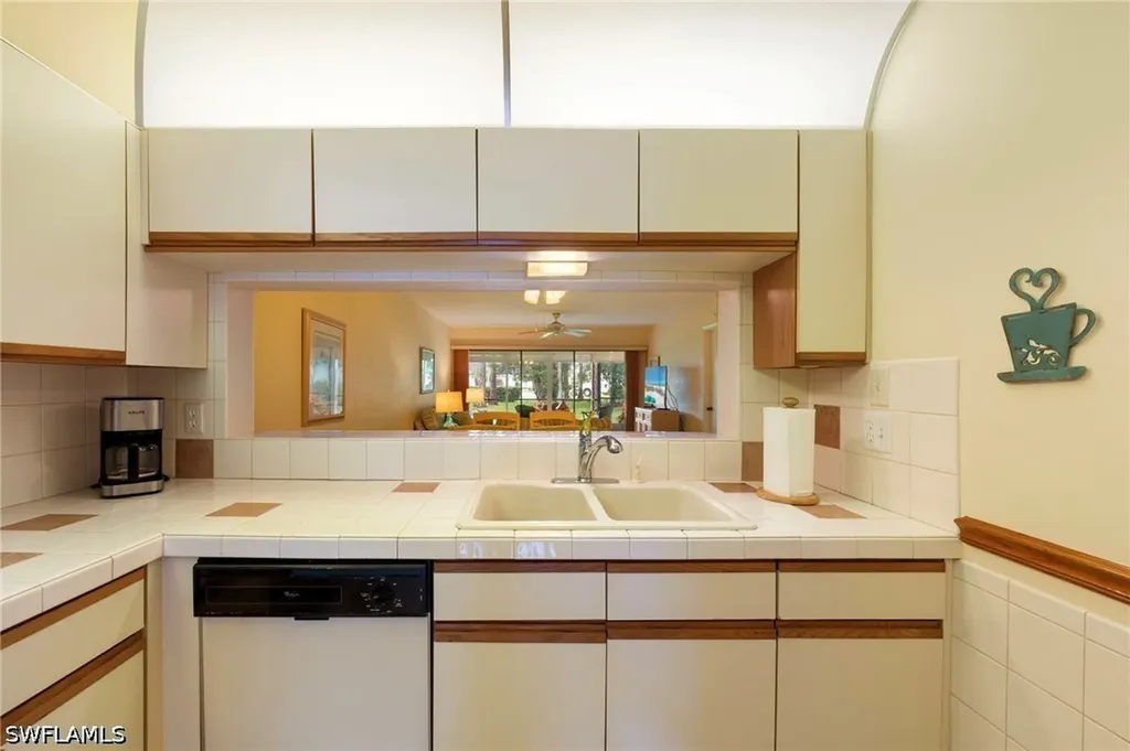 1231 Commonwealth Circle Naples FL 34116