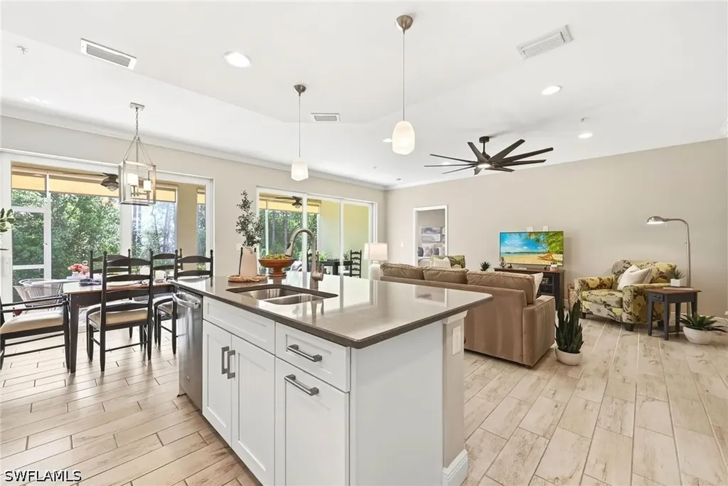 6977 Avalon Circle Naples FL 34112