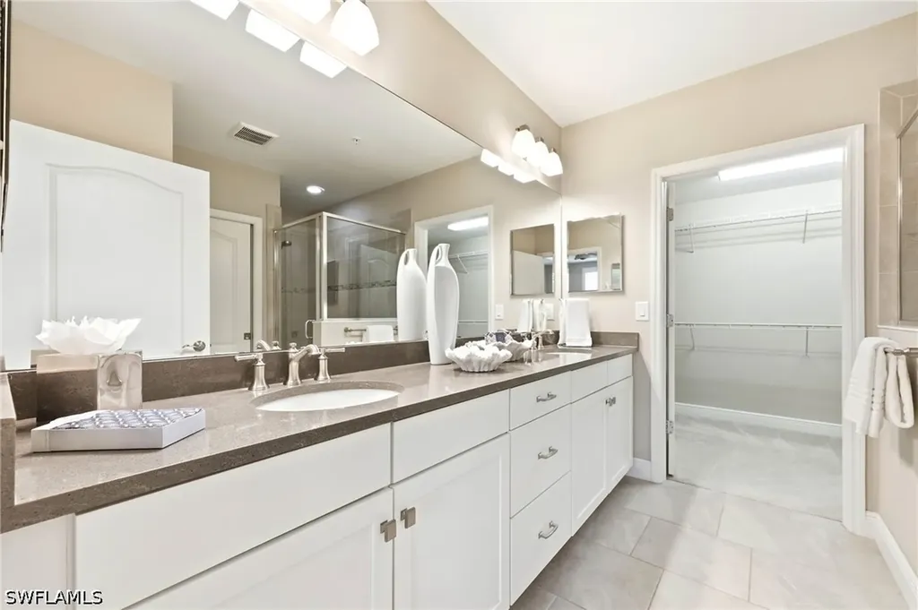 6977 Avalon Circle Naples FL 34112