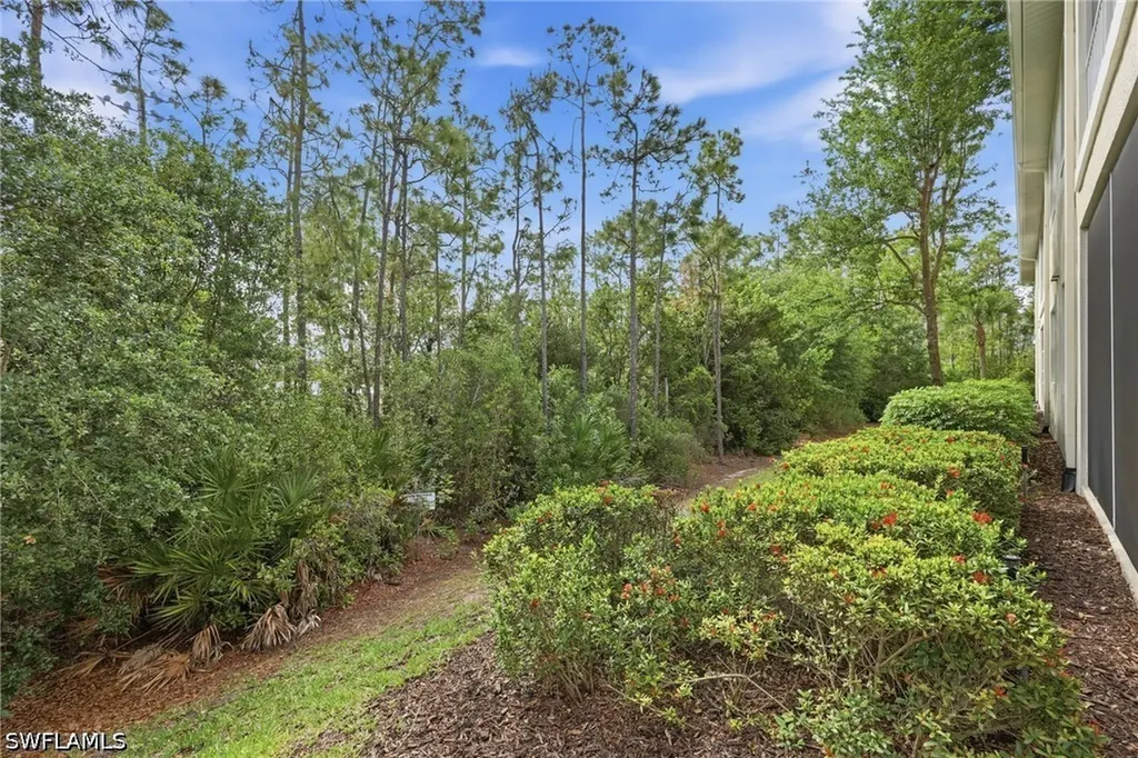 6977 Avalon Circle Naples FL 34112