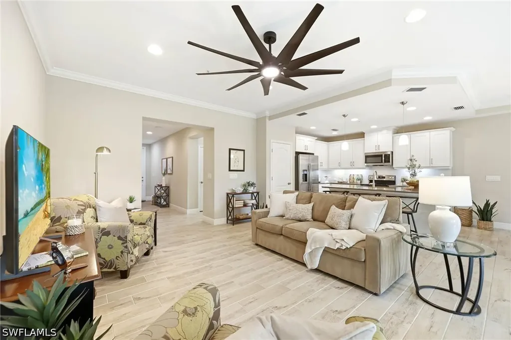 6977 Avalon Circle Naples FL 34112