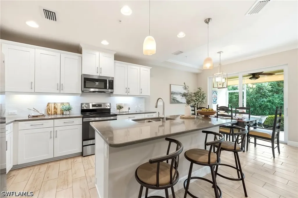 6977 Avalon Circle Naples FL 34112