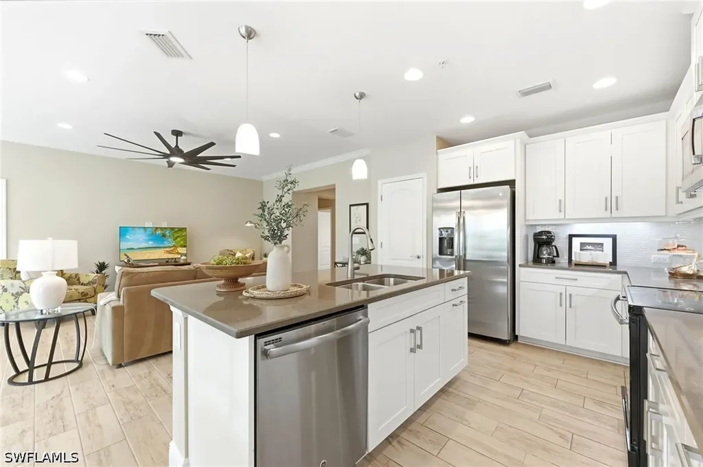 6977 Avalon Circle Naples FL 34112