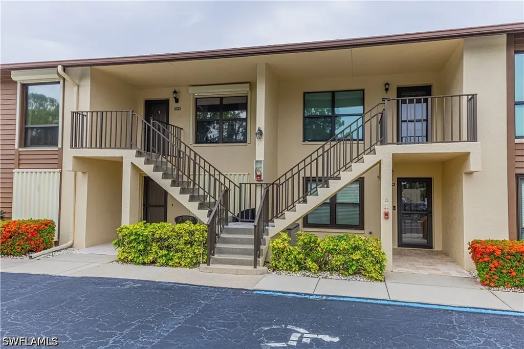 4410 Chantelle Drive Naples FL 34112