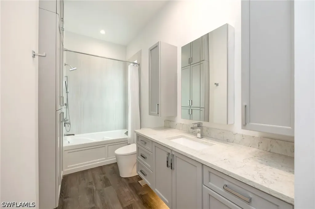 4249 Montalvo Court Naples FL 34109