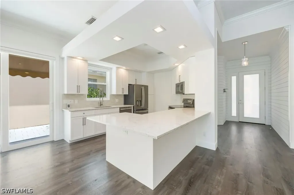 4249 Montalvo Court Naples FL 34109