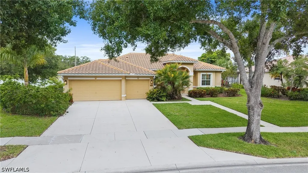 3323 Mystic River Drive Naples FL 34120