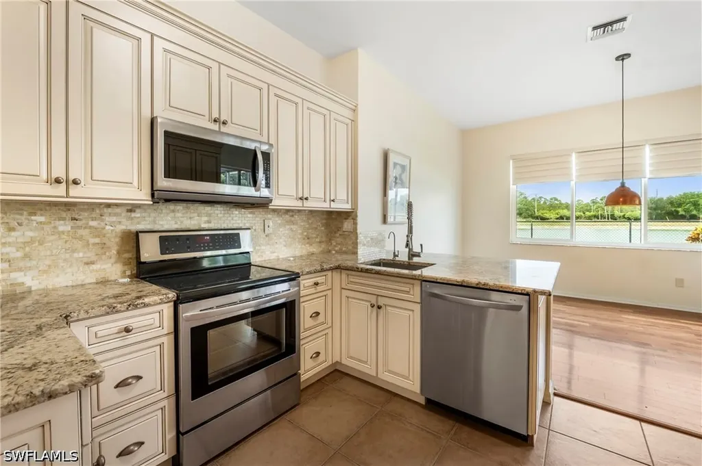 3323 Mystic River Drive Naples FL 34120