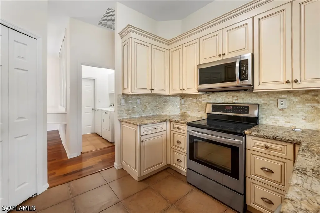 3323 Mystic River Drive Naples FL 34120