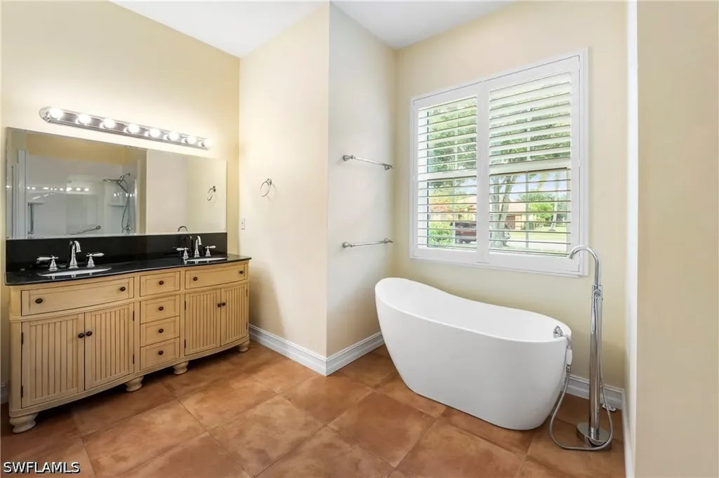 3323 Mystic River Drive Naples FL 34120