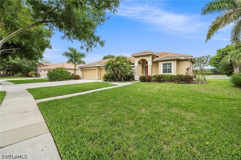 3323 Mystic River Drive Naples FL 34120