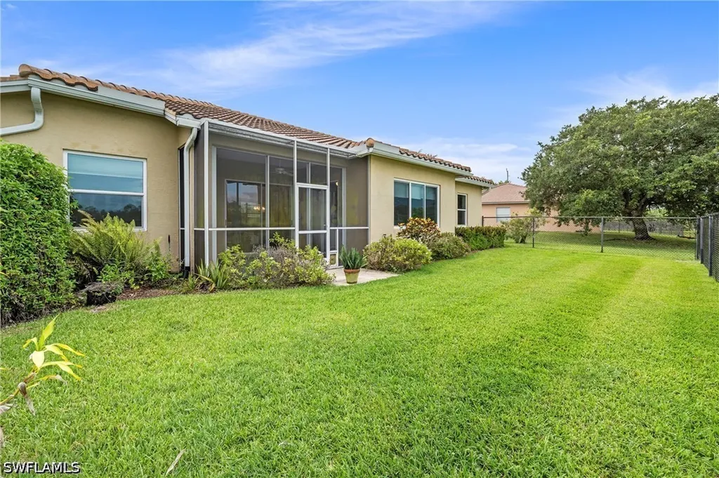 3323 Mystic River Drive Naples FL 34120