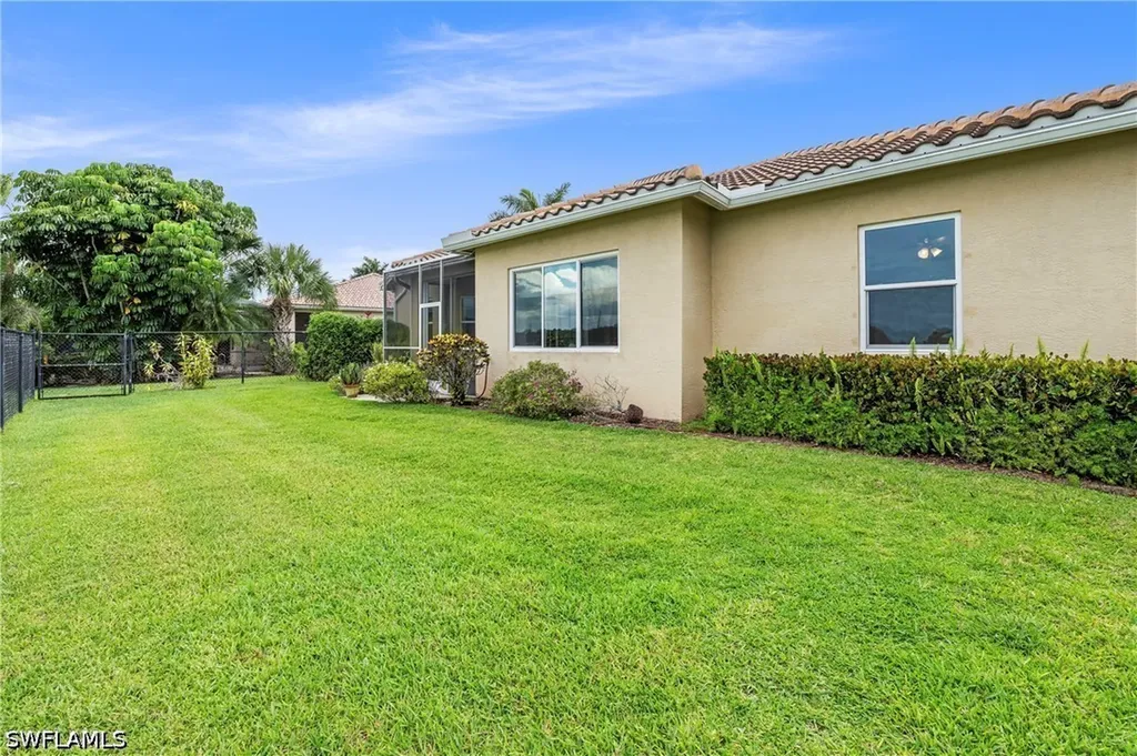 3323 Mystic River Drive Naples FL 34120
