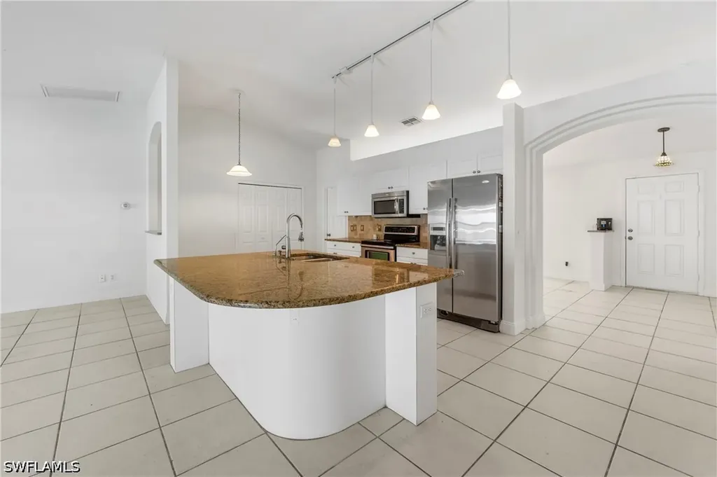 821 22nd Street SE Naples FL 34117
