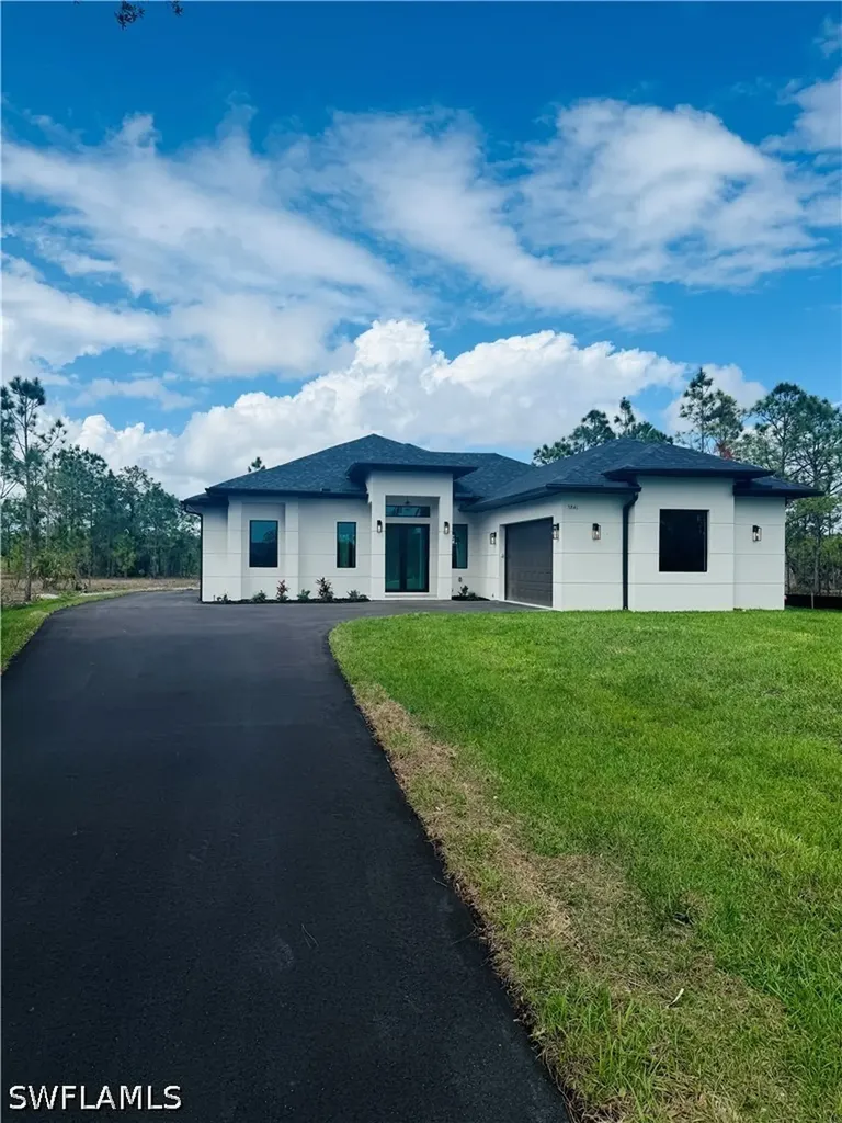 3841 24th Avenue NE Naples FL 34120