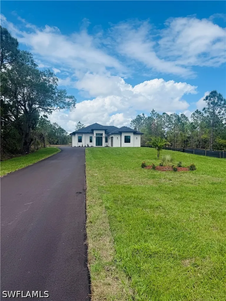 3841 24th Avenue NE Naples FL 34120
