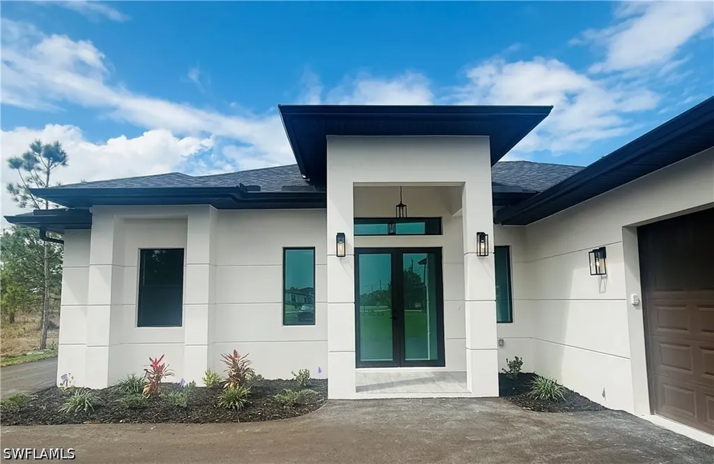 3841 24th Avenue NE Naples FL 34120