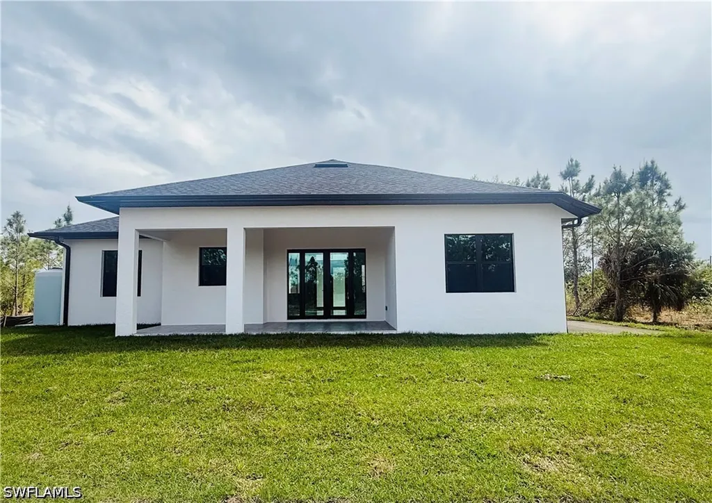 3841 24th Avenue NE Naples FL 34120