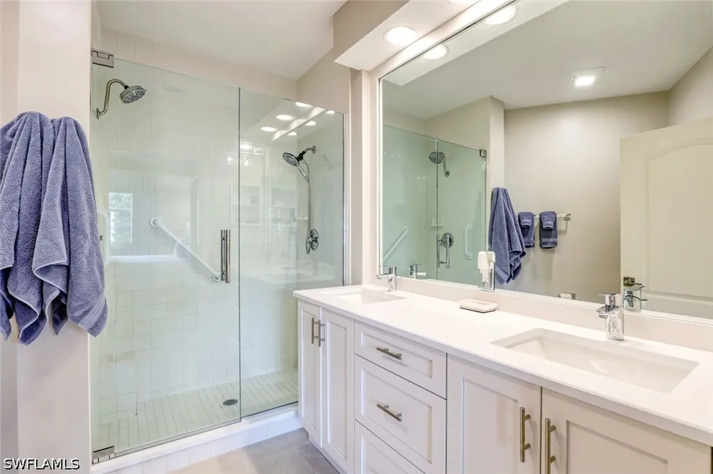8385 Excalibur Circle Naples FL 34108