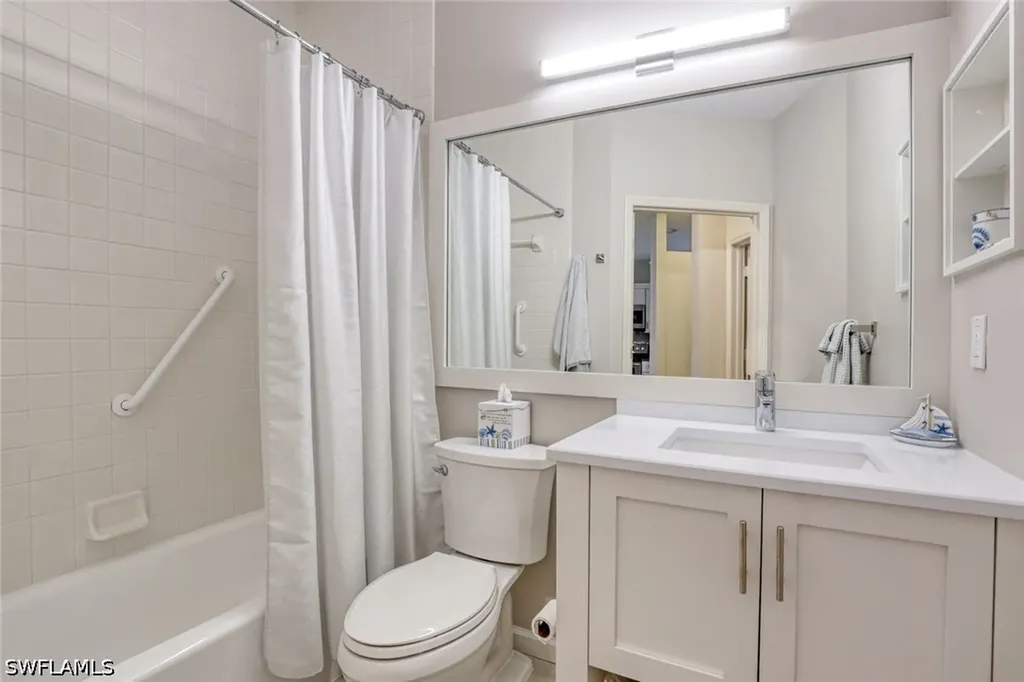8385 Excalibur Circle Naples FL 34108