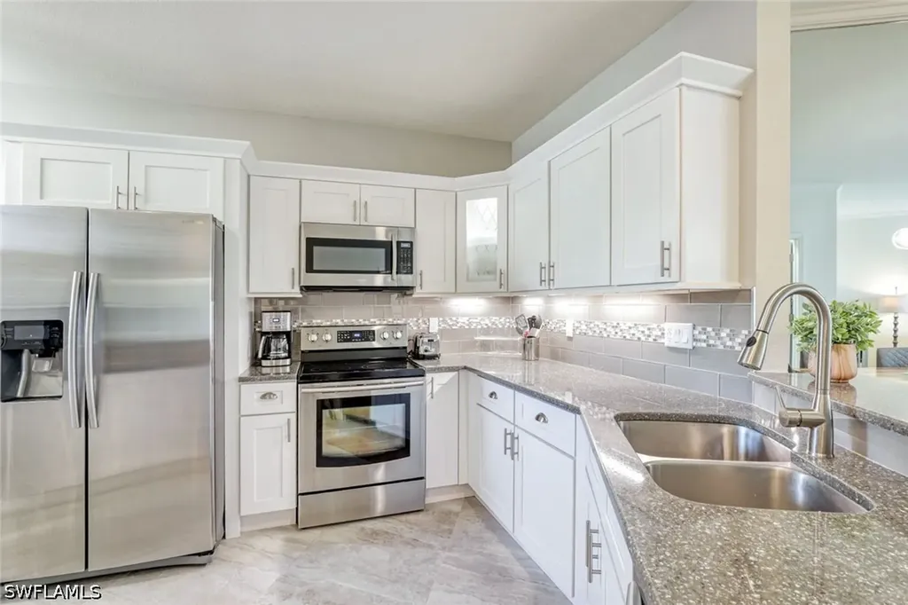8385 Excalibur Circle Naples FL 34108