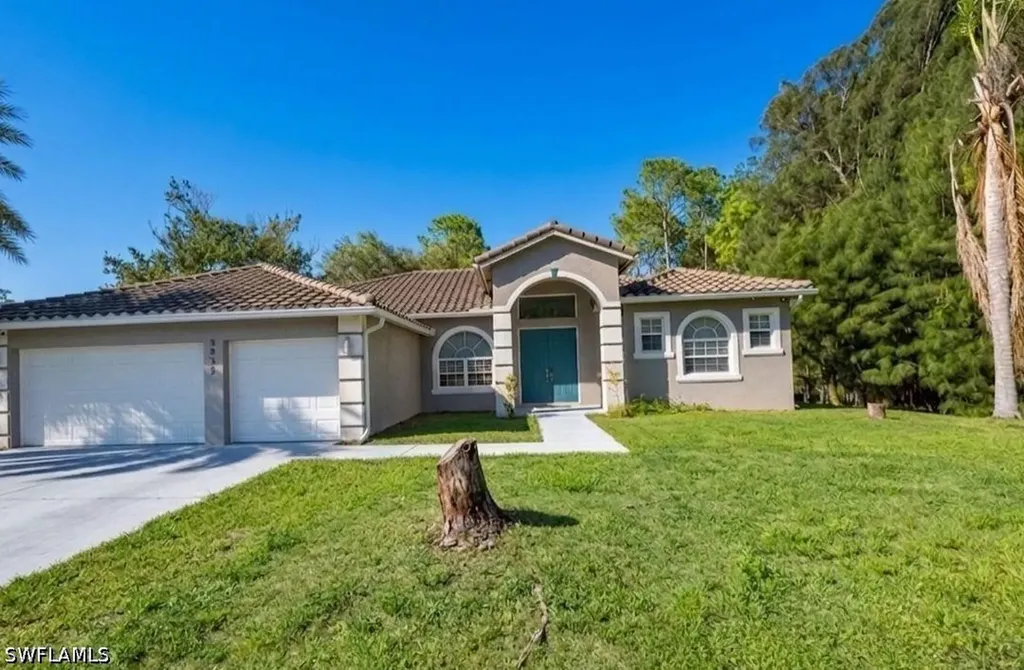 3935 10th Avenue NE Naples FL 34120