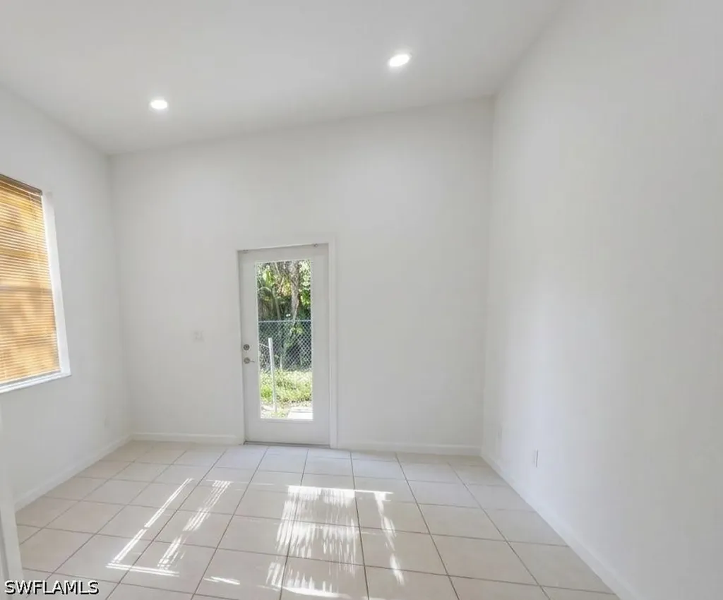 3935 10th Avenue NE Naples FL 34120