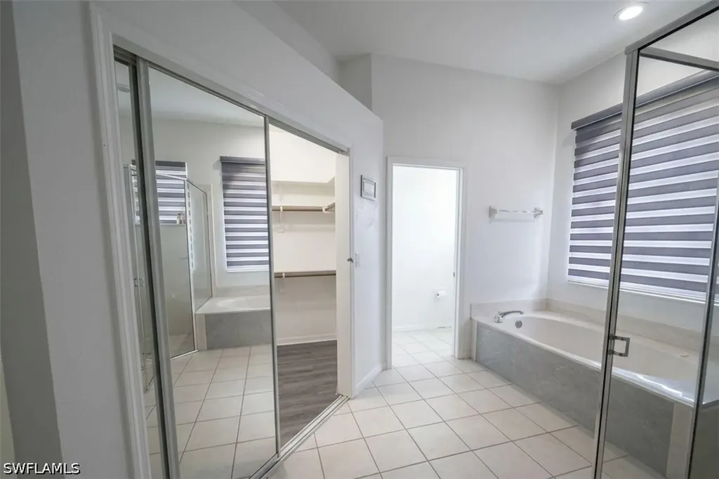 3935 10th Avenue NE Naples FL 34120