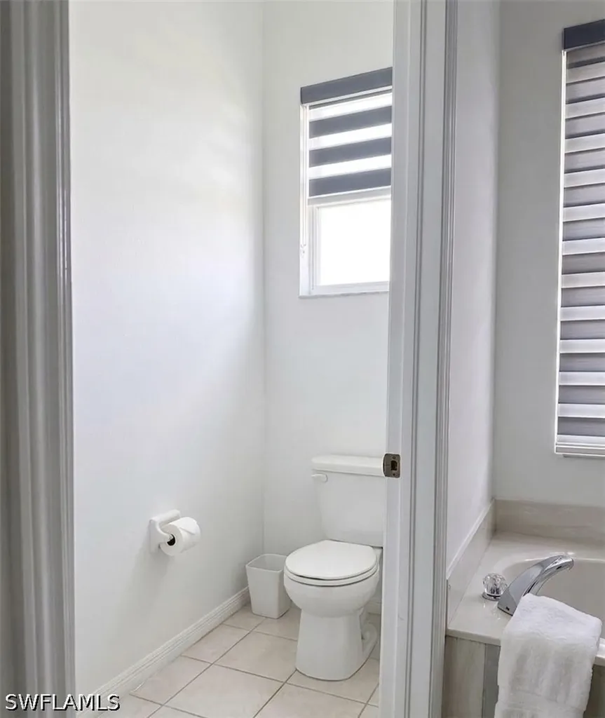 3935 10th Avenue NE Naples FL 34120
