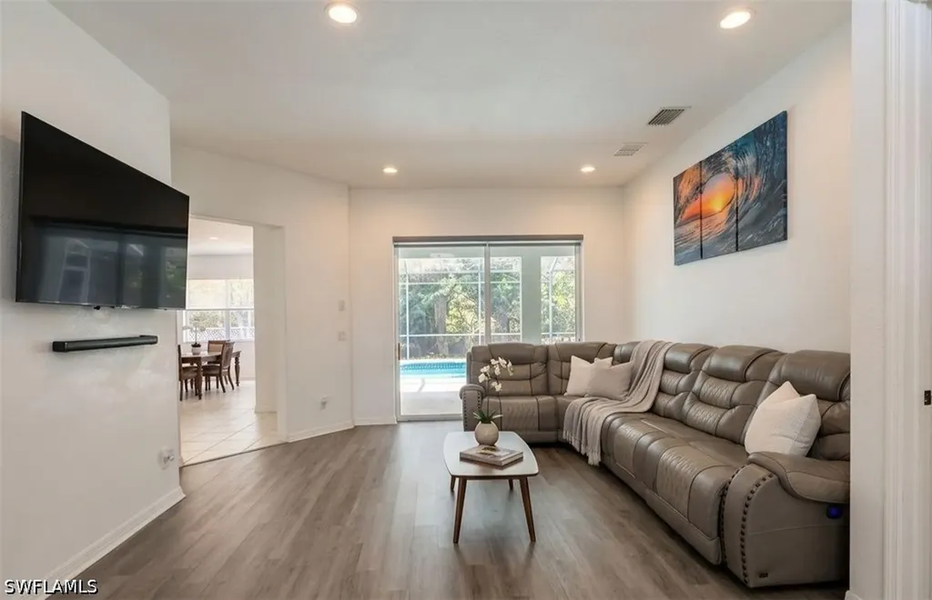 3935 10th Avenue NE Naples FL 34120