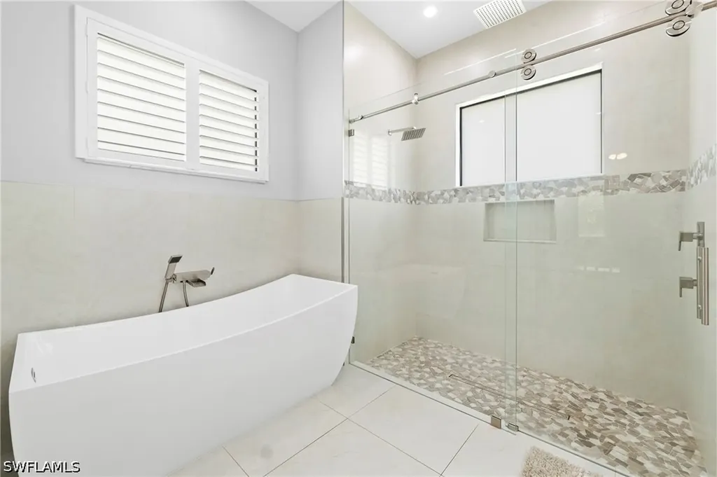 348 14th Avenue NE Naples FL 34120