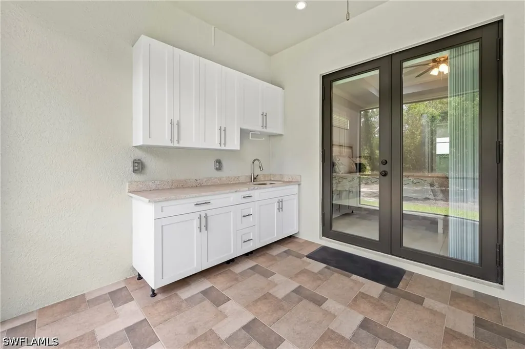 348 14th Avenue NE Naples FL 34120