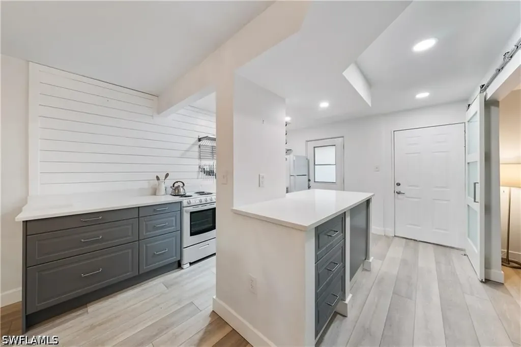 72 7th Street S Naples FL 34102